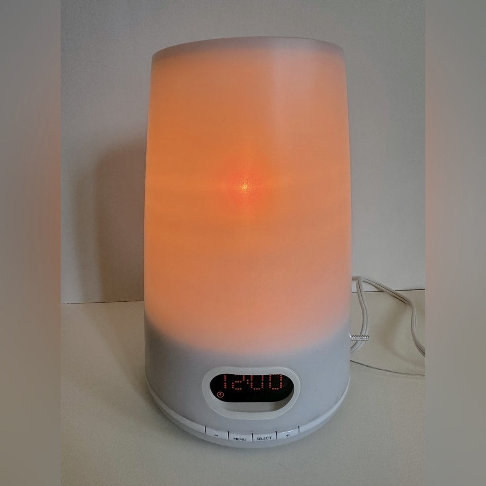Philips HF3470 Wake-Up Natural Light Therapy Sunrise Alarm Clock FM Radio
